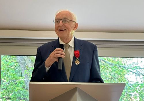 Remise de la Légion d’Honneur à Pierre MEHAIGNERIE à Châteaubourg